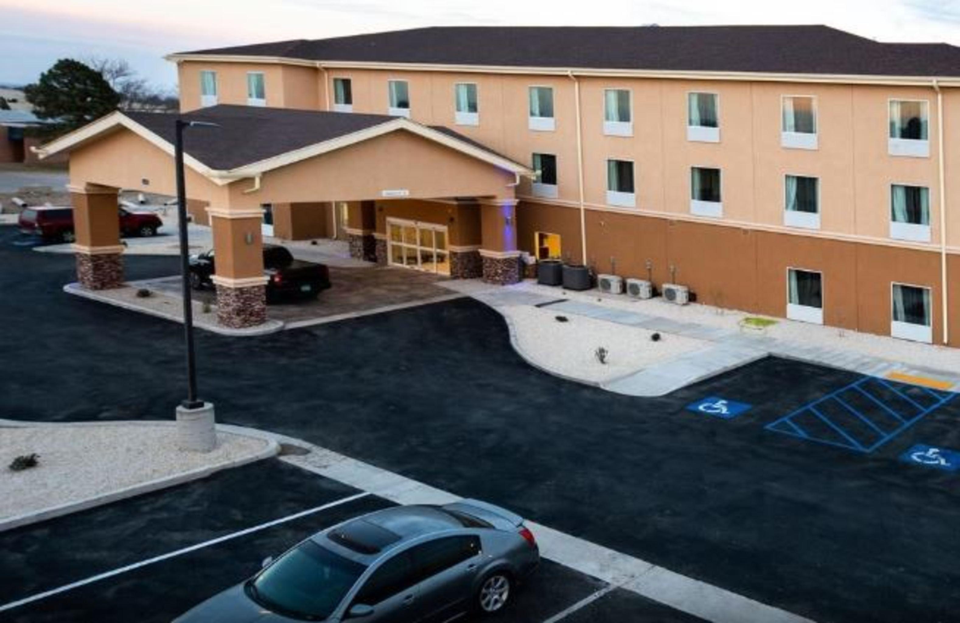 Quality Inn & Suites Carlsbad Caverns Area מראה חיצוני תמונה