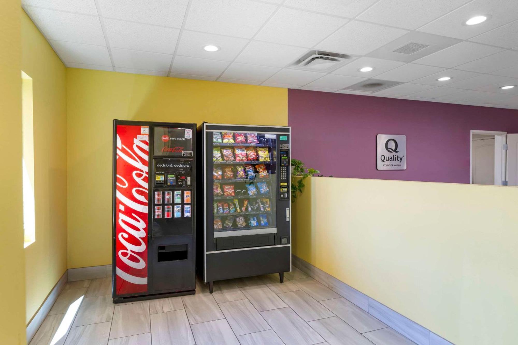 Quality Inn & Suites Carlsbad Caverns Area מראה חיצוני תמונה