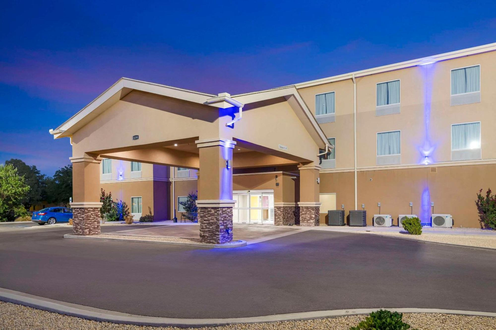 Quality Inn & Suites Carlsbad Caverns Area מראה חיצוני תמונה